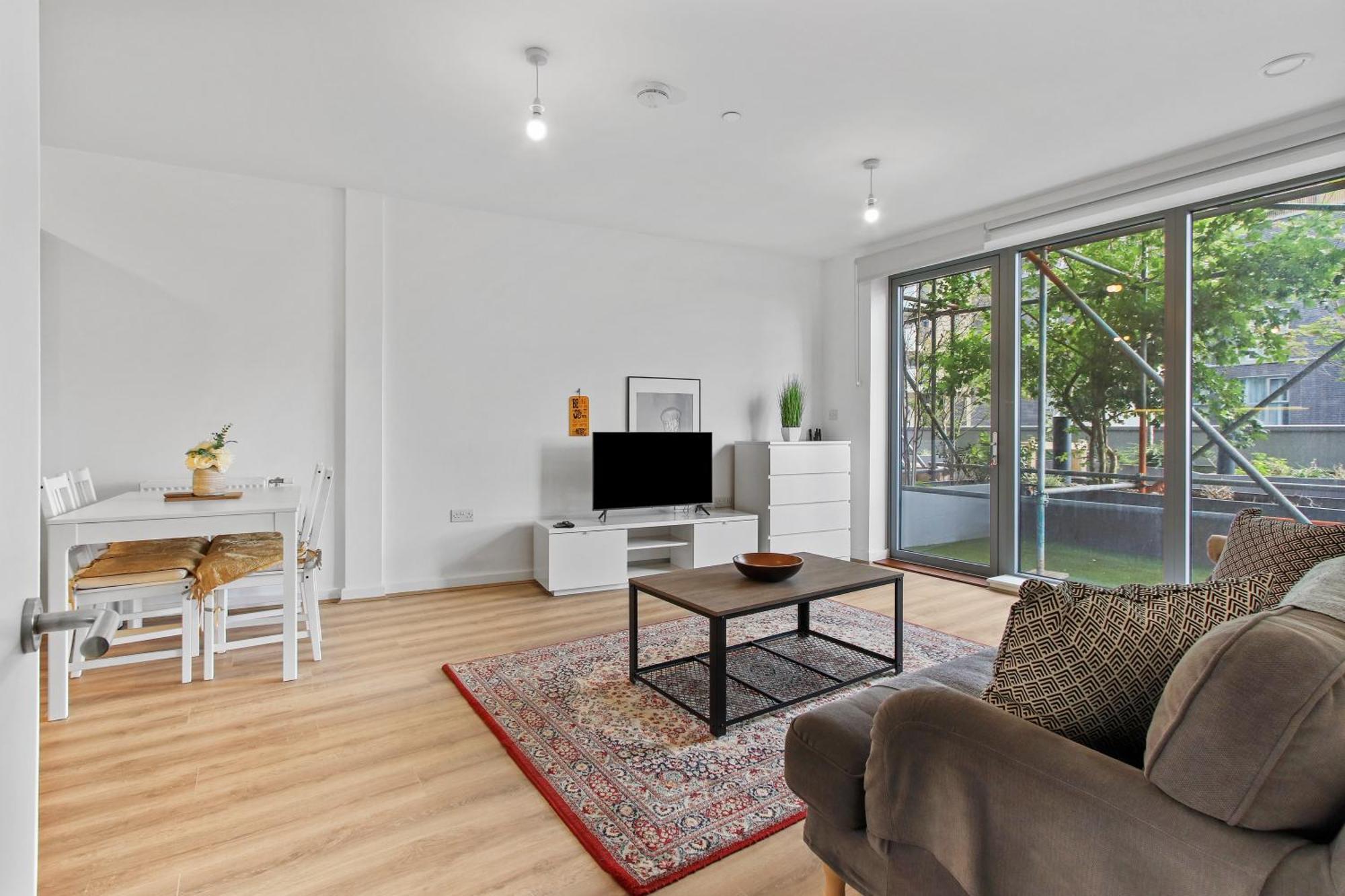 Centrally Located - Modern - 2Bed - 2Bath Apartment London Exterior foto