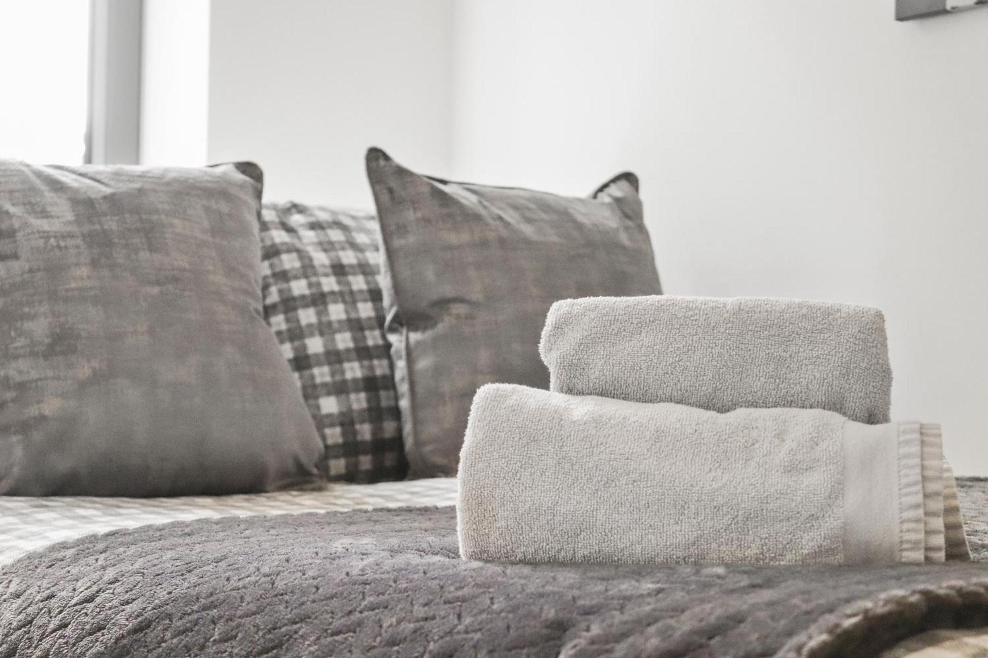 Centrally Located - Modern - 2Bed - 2Bath Apartment London Exterior foto