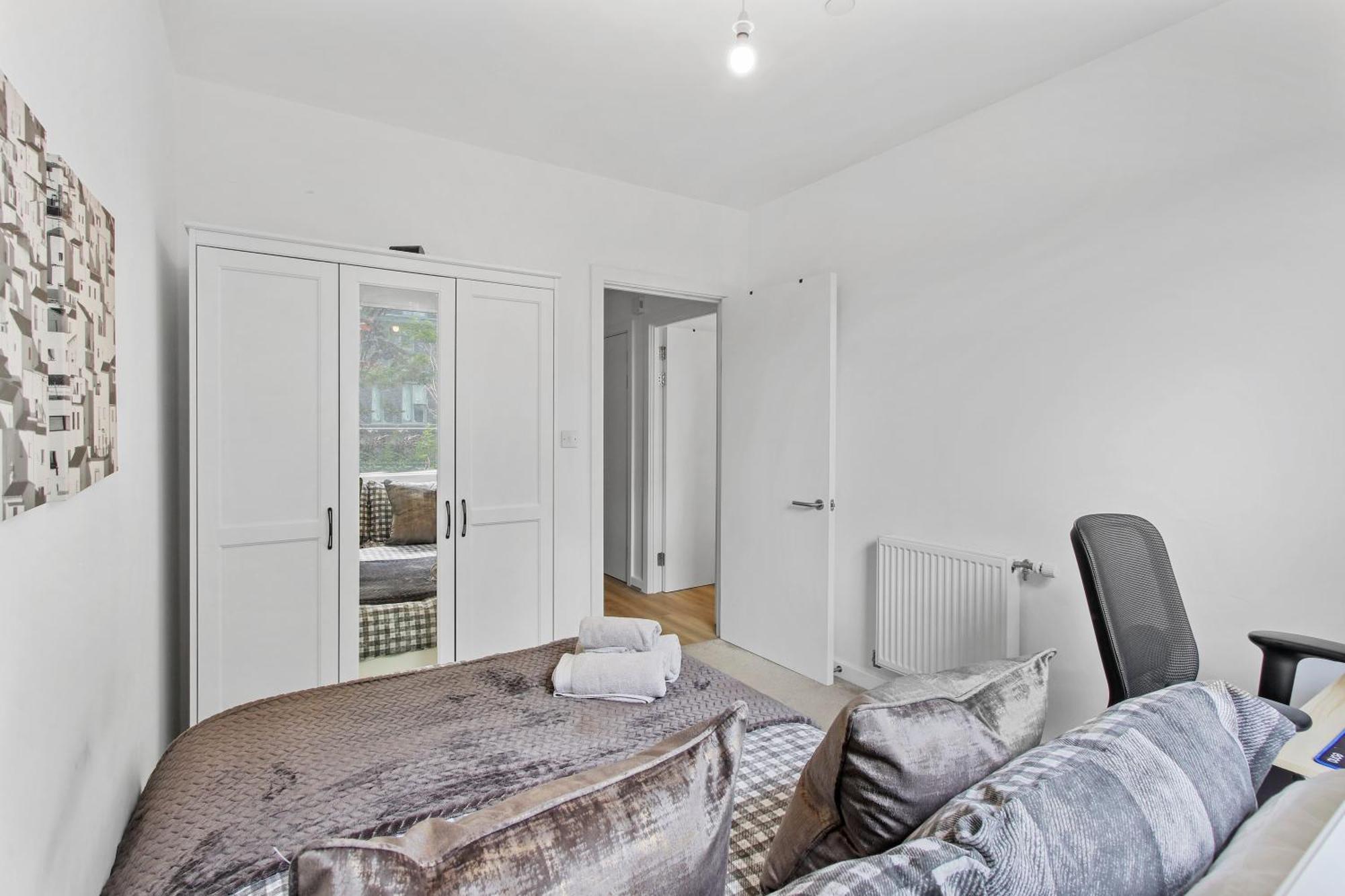 Centrally Located - Modern - 2Bed - 2Bath Apartment London Exterior foto