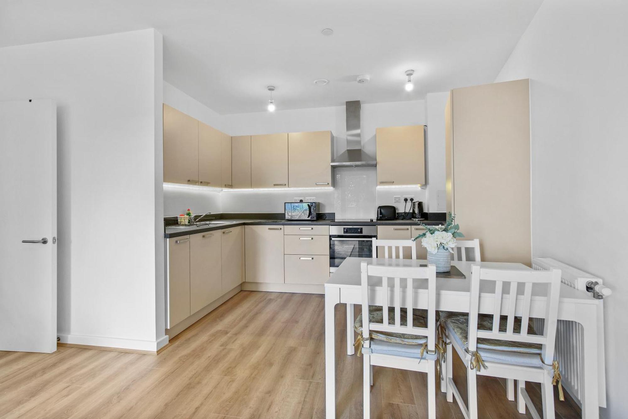 Centrally Located - Modern - 2Bed - 2Bath Apartment London Exterior foto