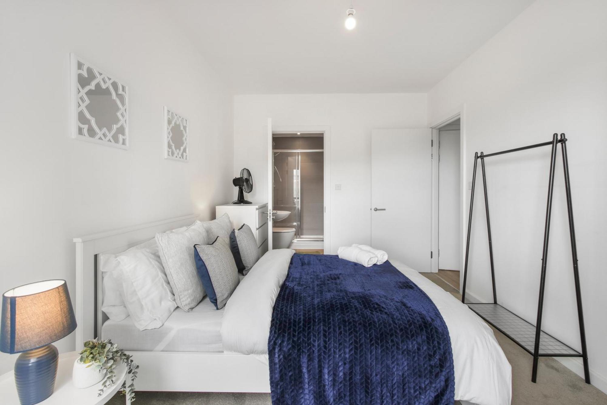 Centrally Located - Modern - 2Bed - 2Bath Apartment London Exterior foto