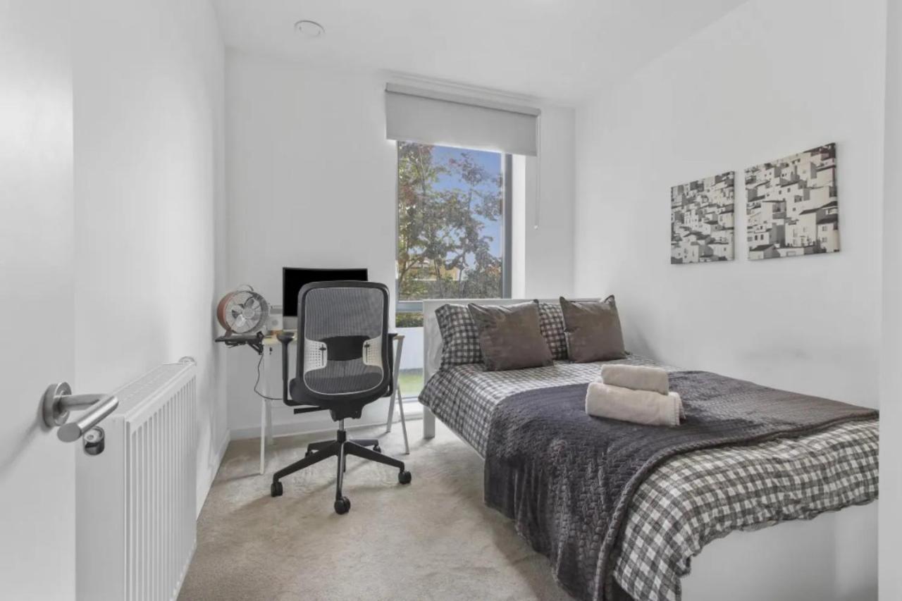 Centrally Located - Modern - 2Bed - 2Bath Apartment London Exterior foto
