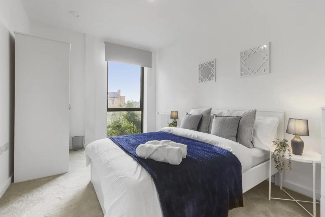 Centrally Located - Modern - 2Bed - 2Bath Apartment London Exterior foto